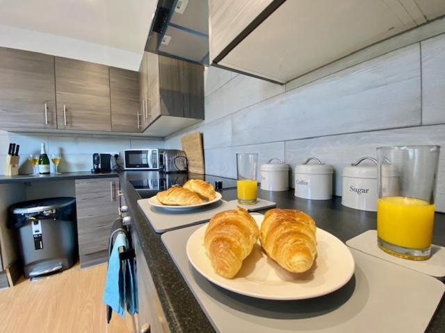 Cannock House ~ 4 Bedrooms All With Ensuite. Rugeley Esterno foto